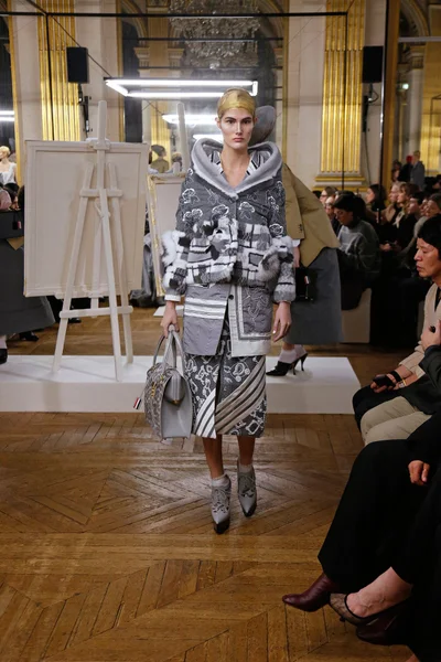 Look 26
